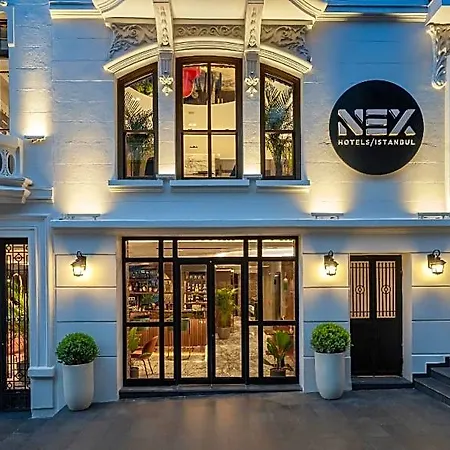 Nex & Hotell 4*